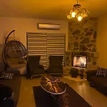 Vila Detached With Private Pool And Sea View Gonen