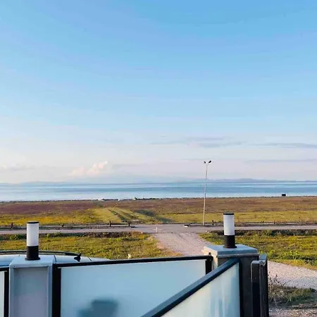 Detached With Private Pool And Sea View *